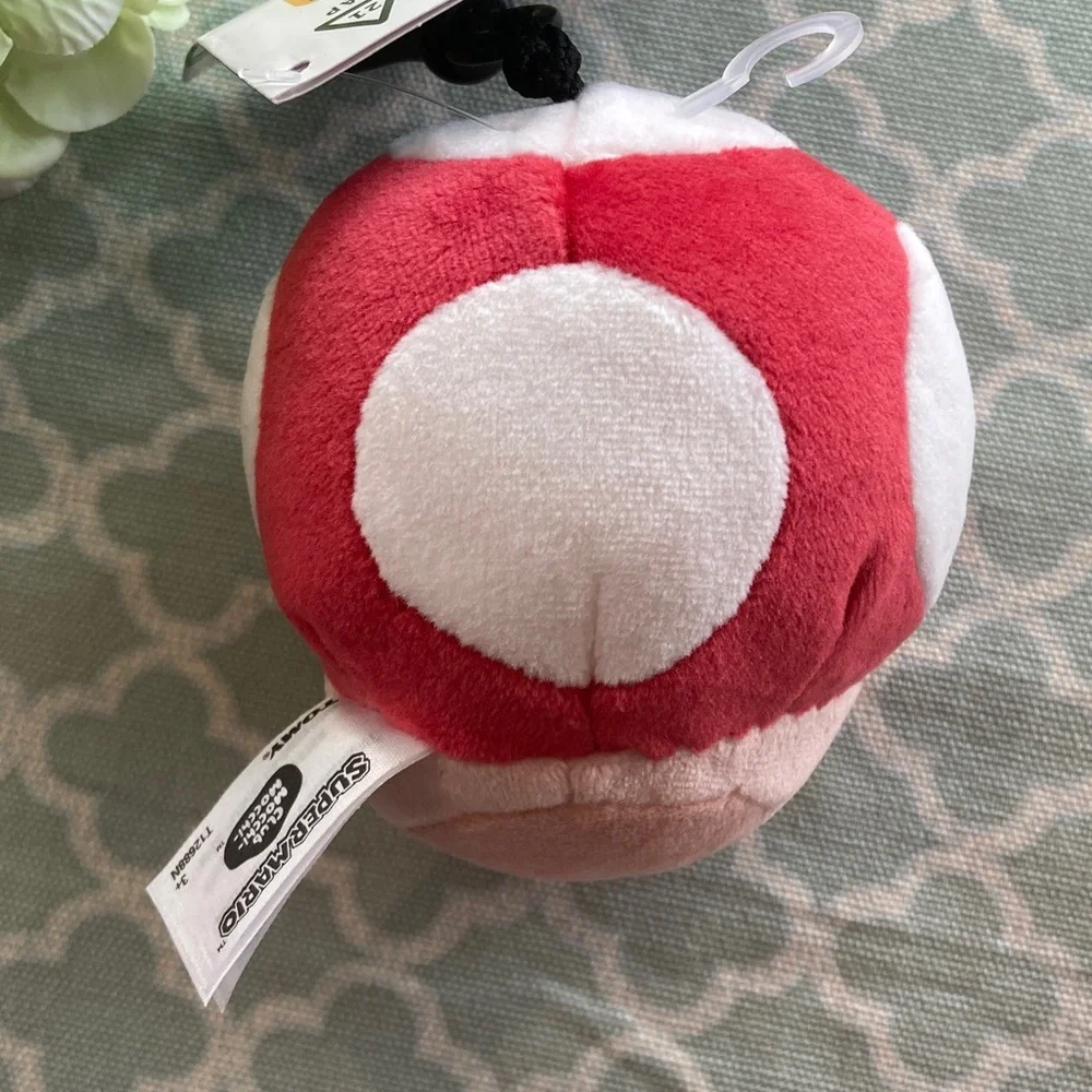 NWT Super Mario Club Moochi-Moochi Super Mushroom Keychain